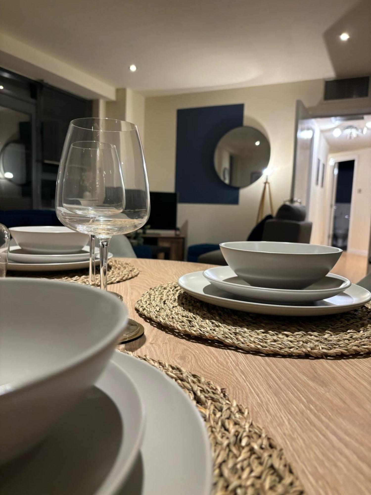 Modern 2 Bdr Flat In Nottingham City Centre With Free Parking ภายนอก รูปภาพ